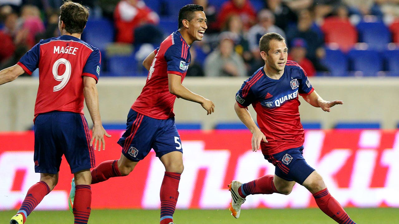 Stoppage Time: Chicago midfielder Harry Shipp